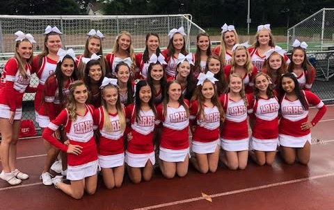 The 2018 fall cheerleading squad.