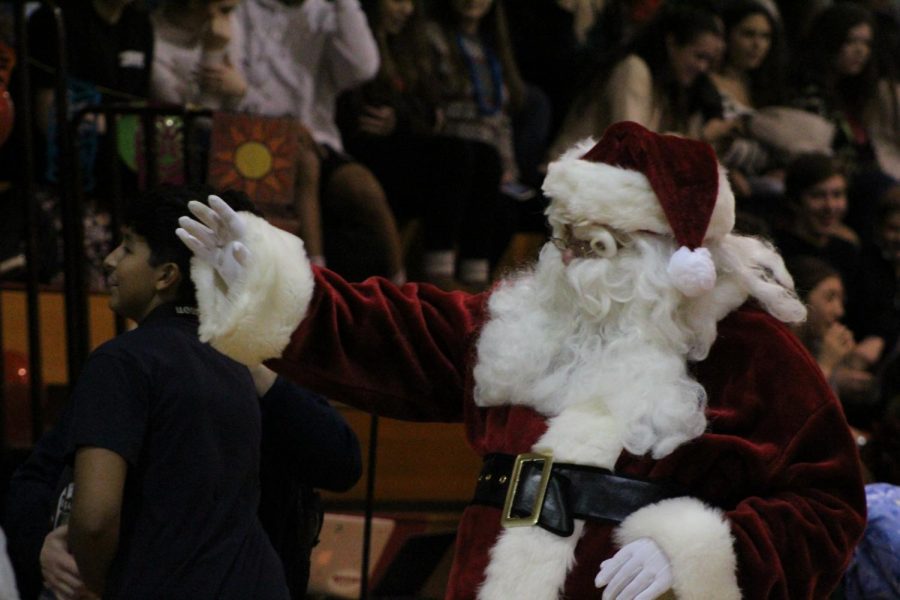 The 2018 Winter Pep Rally ended with a grand finale: Santa himself!