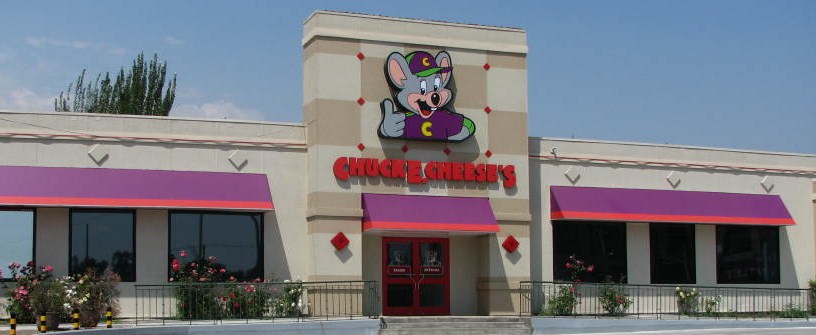 YouTube star Shane Dawson opens up a controversy on Chuck E Cheese pizza - is the pizza reused?