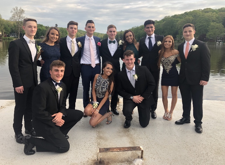 A group of juniors dressed in their best for formal.