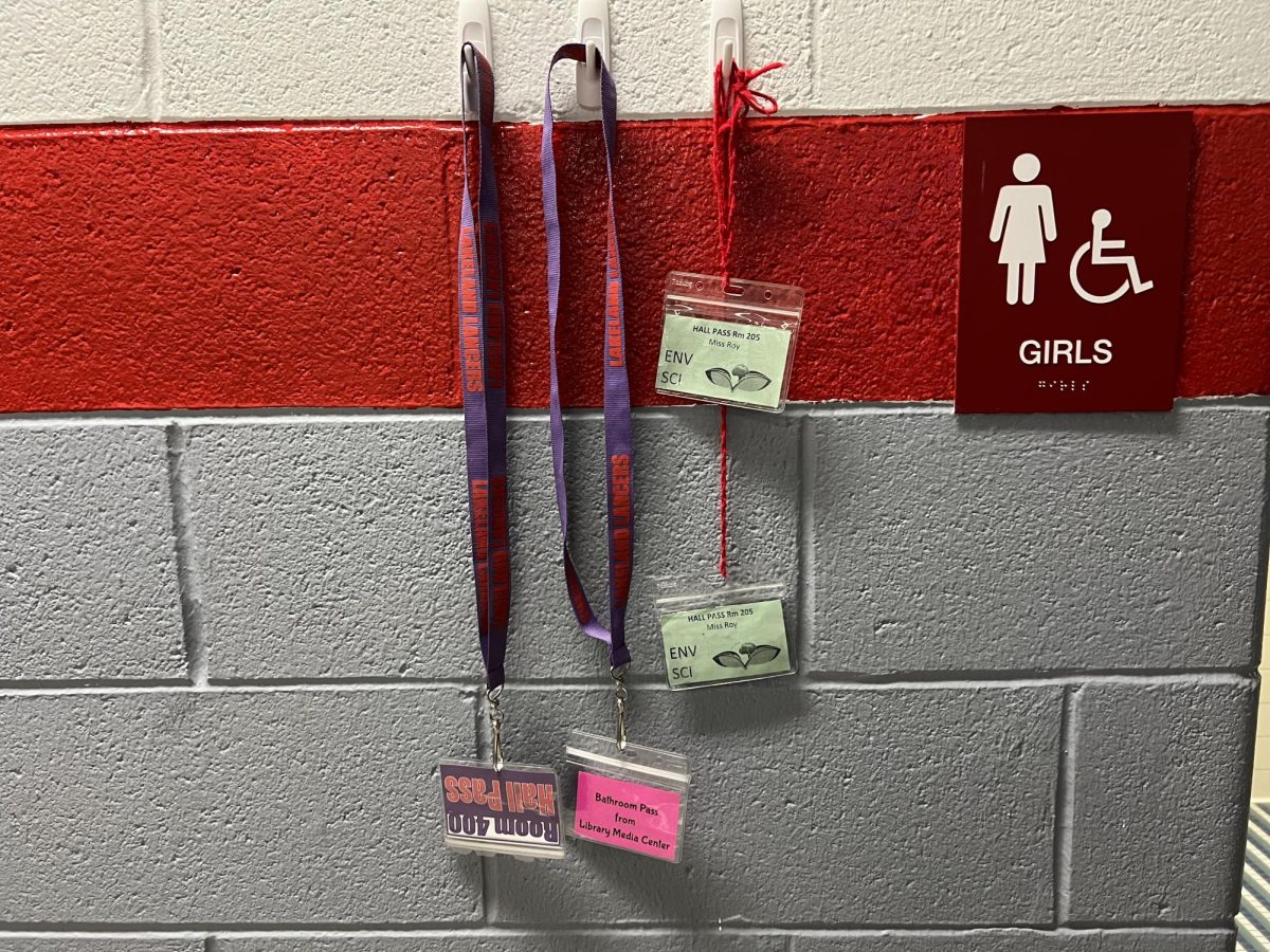 LRHS implements a new 10-minute rule for students using a bathroom pass, and it comes with mixed reviews. 