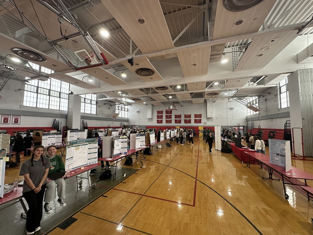 A brief overview of how posters and research was set up at the Lakeland Regional High School Annual Science Symposium set up for the competition.
(LRHS)