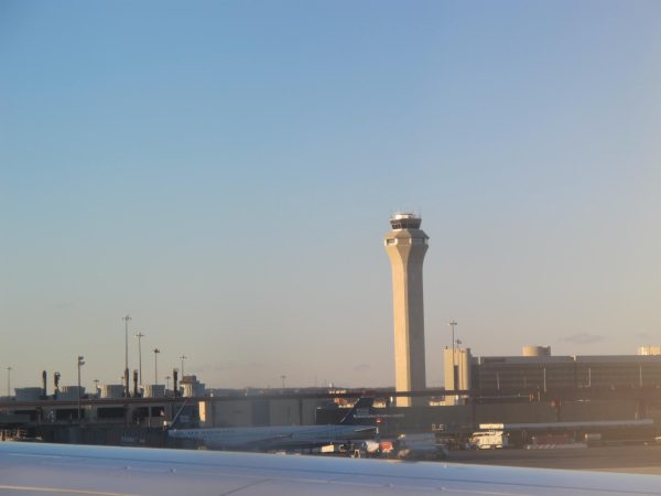 Newark airport and control tower.

By Sterilgutassistentin (CC BY-SA 3.0)